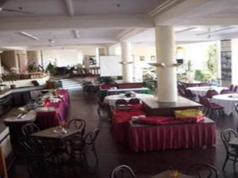 The Orient Star Resort Lumut Exterior photo