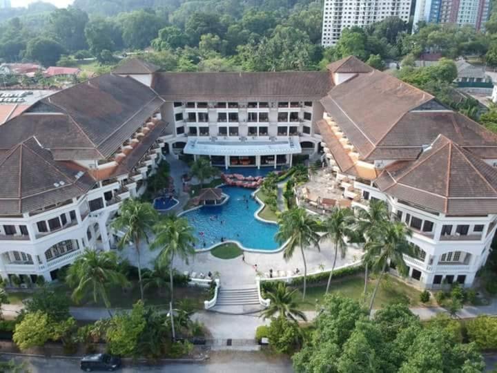 The Orient Star Resort Lumut Exterior photo